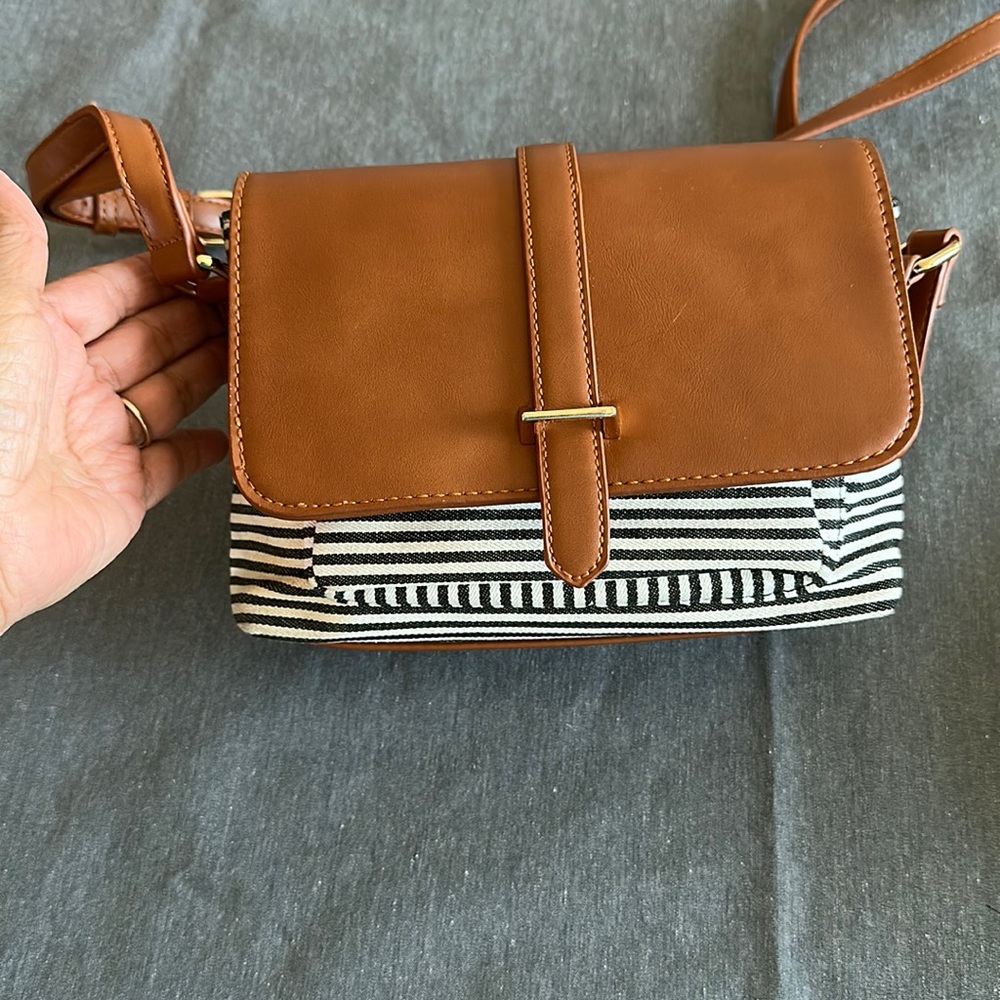 Pre-owned in great condition MMS - Striped Crossbody Bag